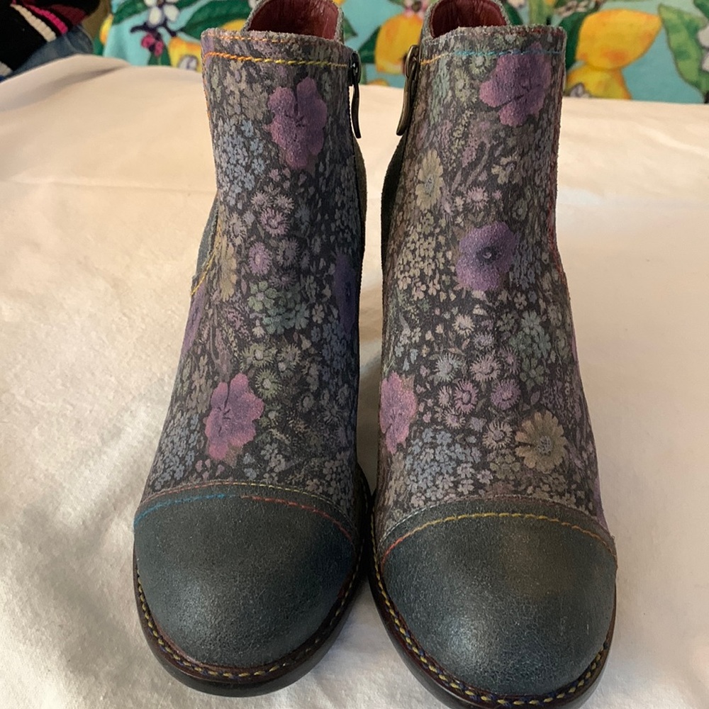 COPY - L’ARTISTE Spring Step Boots. NWOT or Box